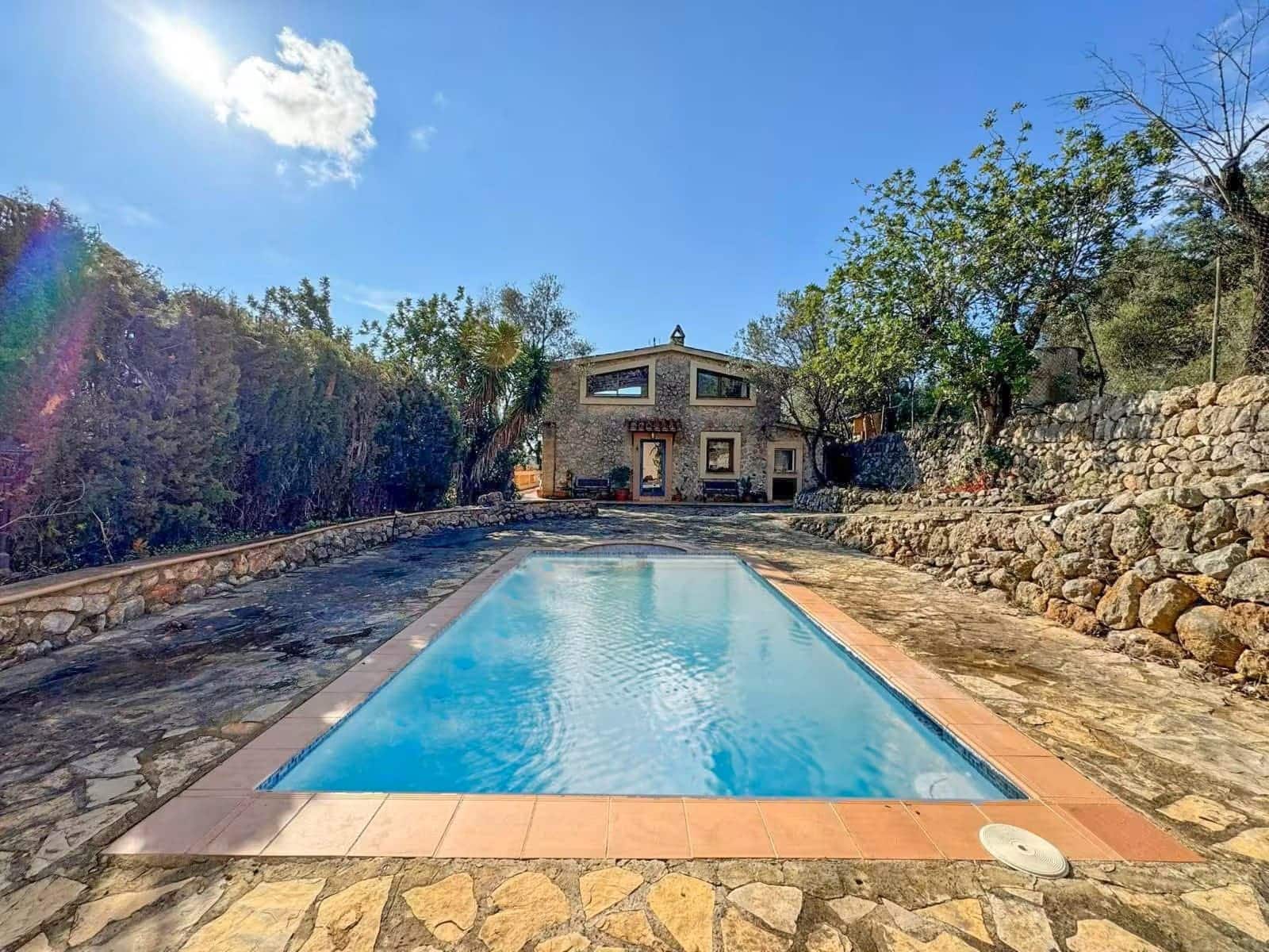 4 soveværelse Finca/Landehus til salg i Bunyola med swimmingpool - € 1.580.000 (Ref: 9810827)