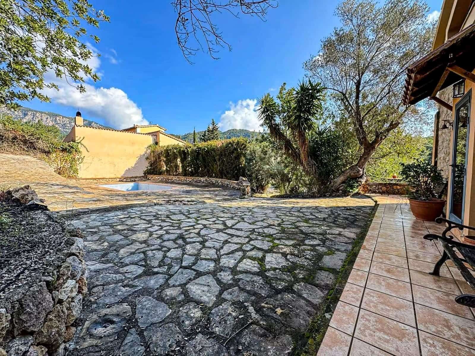 4 soveværelse Finca/Landehus til salg i Bunyola med swimmingpool - € 1.580.000 (Ref: 9810827)