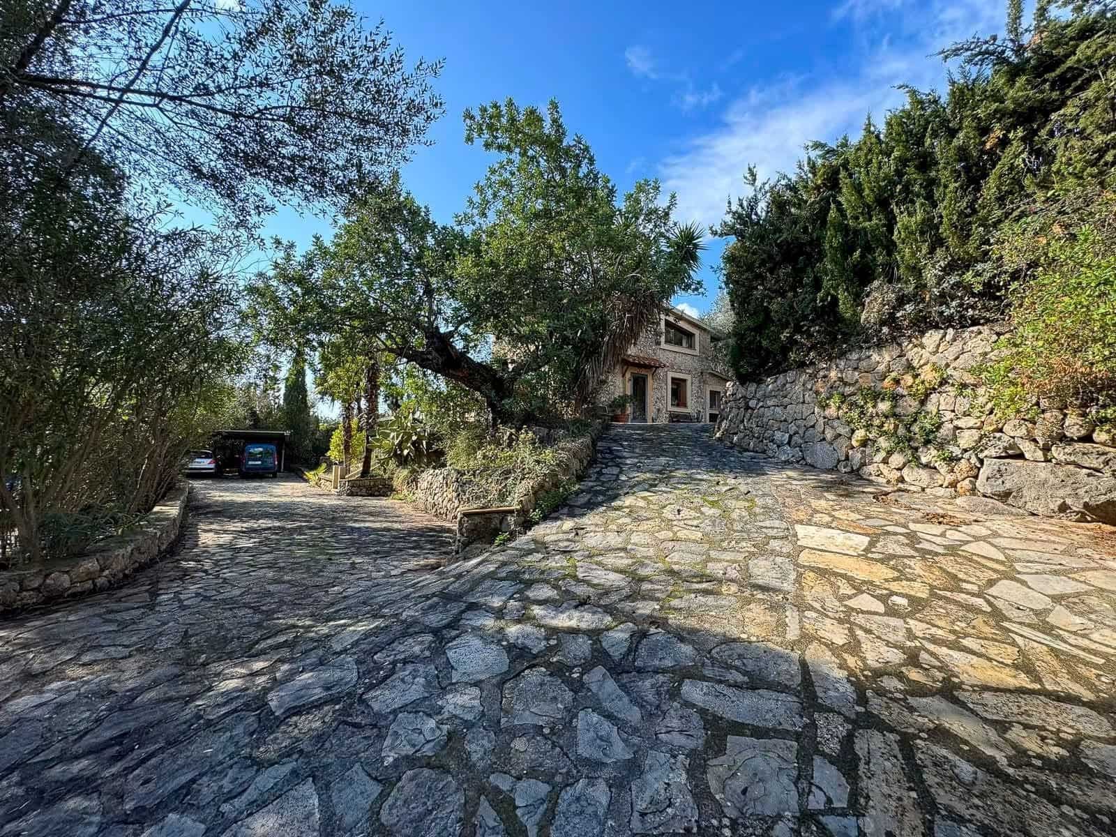 4 soveværelse Finca/Landehus til salg i Bunyola med swimmingpool - € 1.580.000 (Ref: 9810827)