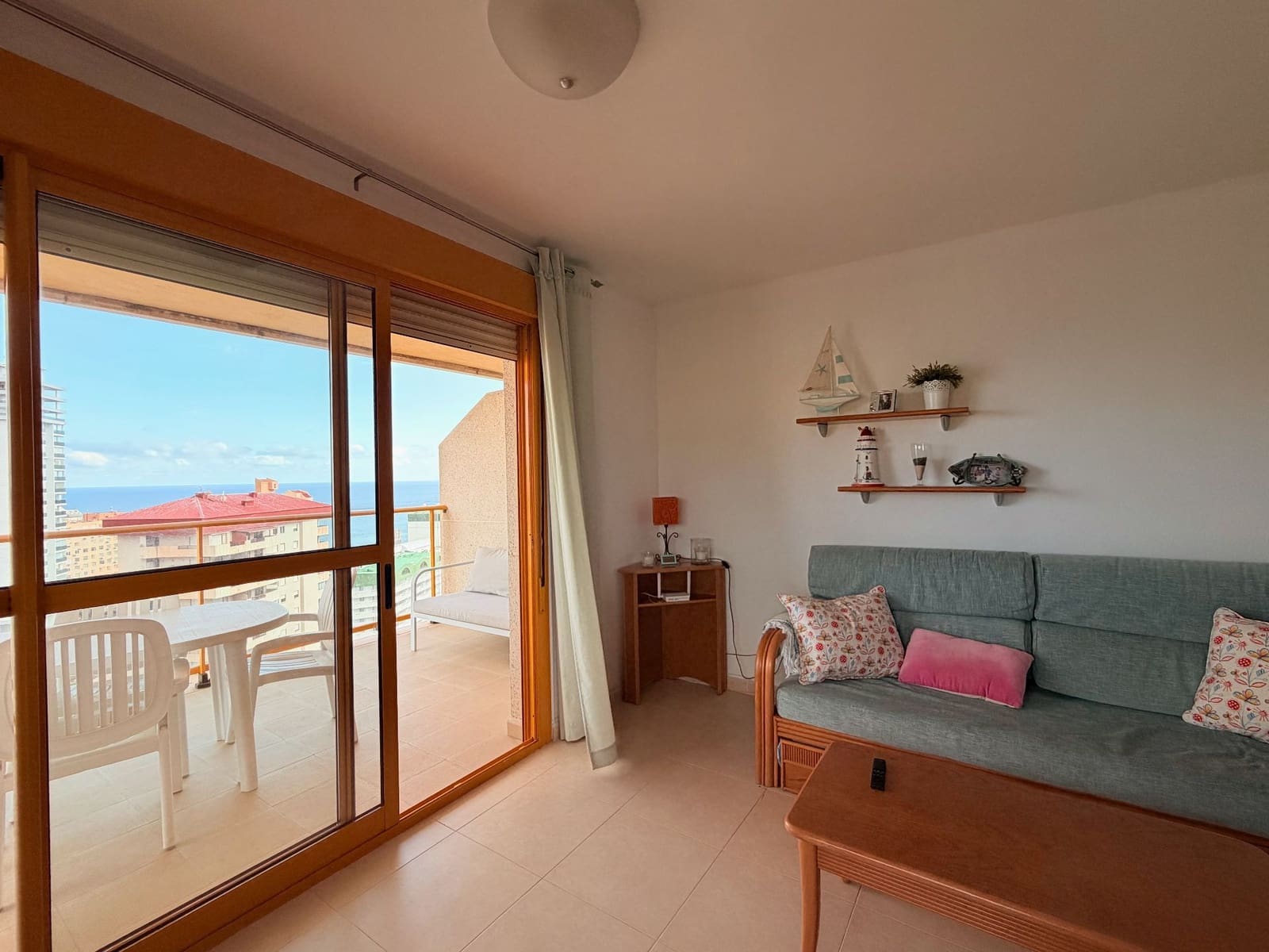 Leilighet til leie i Calpe / Calp med svømmebasseng garasje - € 900 (Ref: 10099642)