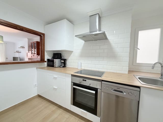 2 bedroom Apartment for rent in Levante - Playa Fossa, Calpe / Calp with pool garage - € 950 (Ref: 10173141)