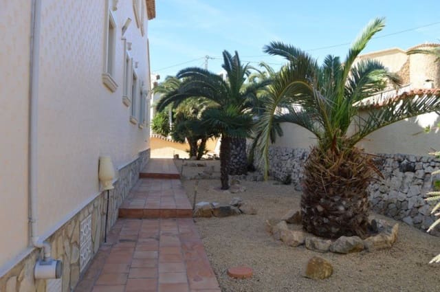 5 bedroom Villa for sale in Canuta, Calpe / Calp with pool garage - € 759,000 (Ref: 4350447)