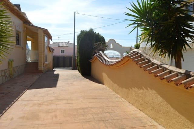 5 bedroom Villa for sale in Canuta, Calpe / Calp with pool garage - € 759,000 (Ref: 4350447)