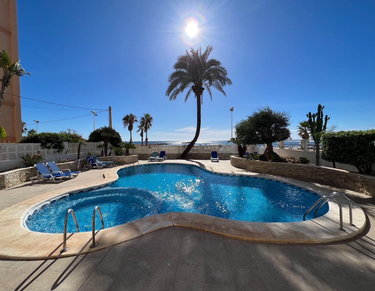 1 sovrum Lägenhet att hyra i Calpe / Calp med pool garage - 850 € (Ref: 7990745)