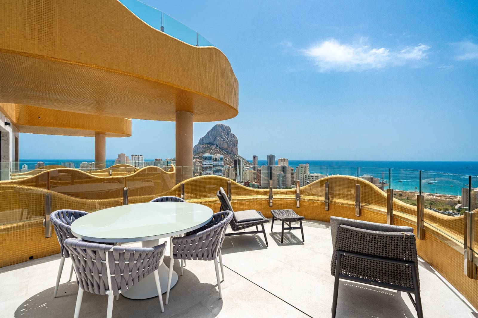 Apartamento de 3 habitaciones en Calpe / Calp en venta con piscina garaje - 650.000 € (Ref: 7990766)