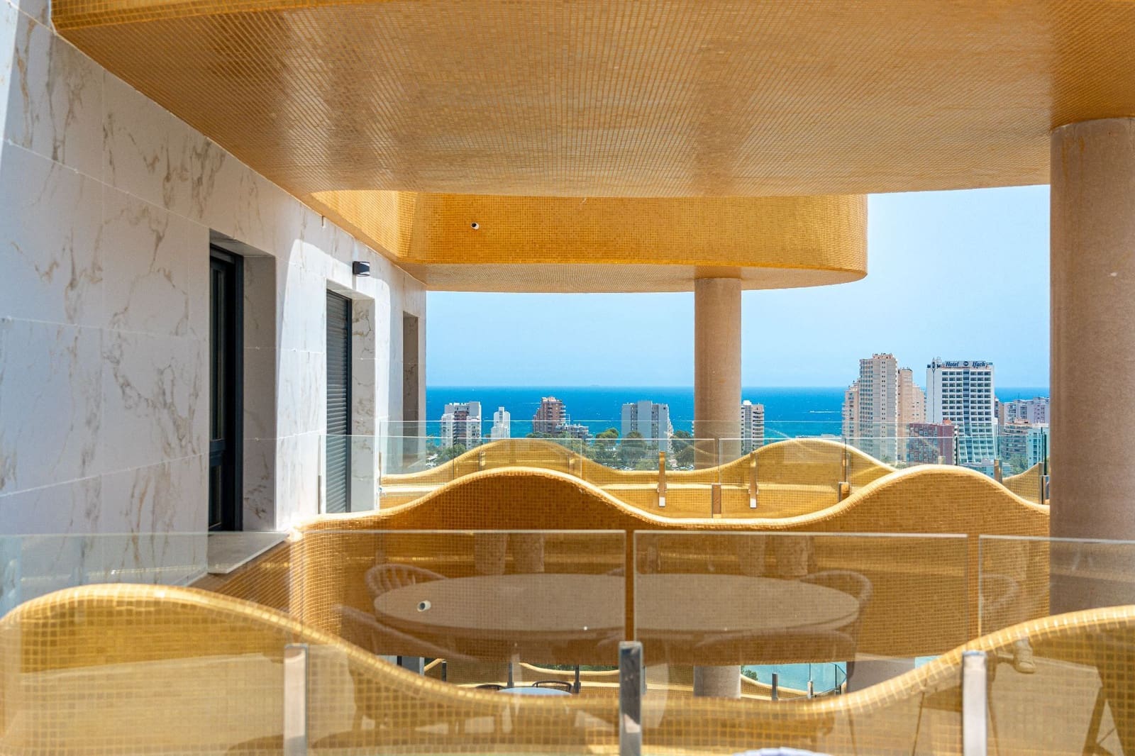 Apartamento de 3 habitaciones en Calpe / Calp en venta con piscina garaje - 650.000 € (Ref: 7990766)