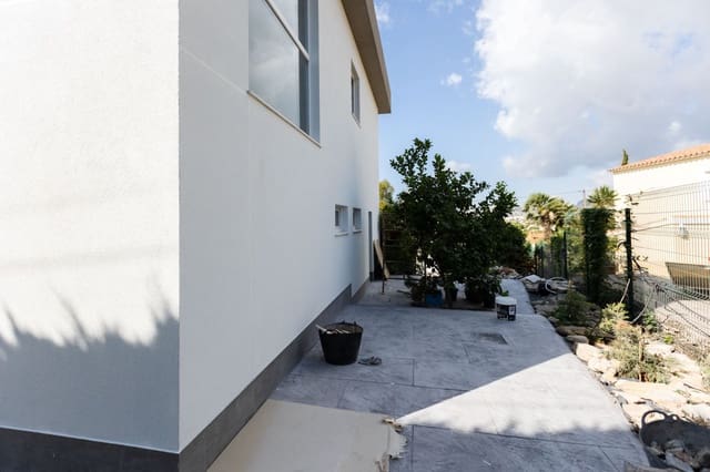 4 bedroom Villa for sale in Calpe / Calp with pool garage - € 958,000 (Ref: 7990770)