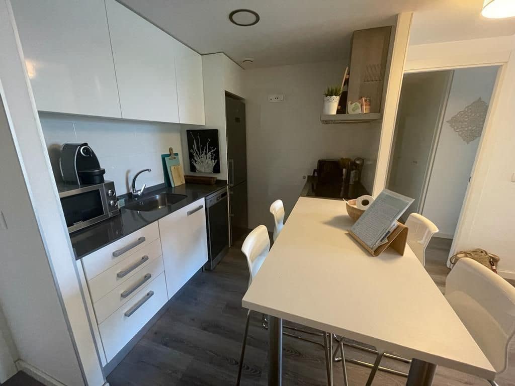 3 soverom Leilighet til leie i Calpe / Calp med svømmebasseng garasje - € 1 200 (Ref: 7990773)