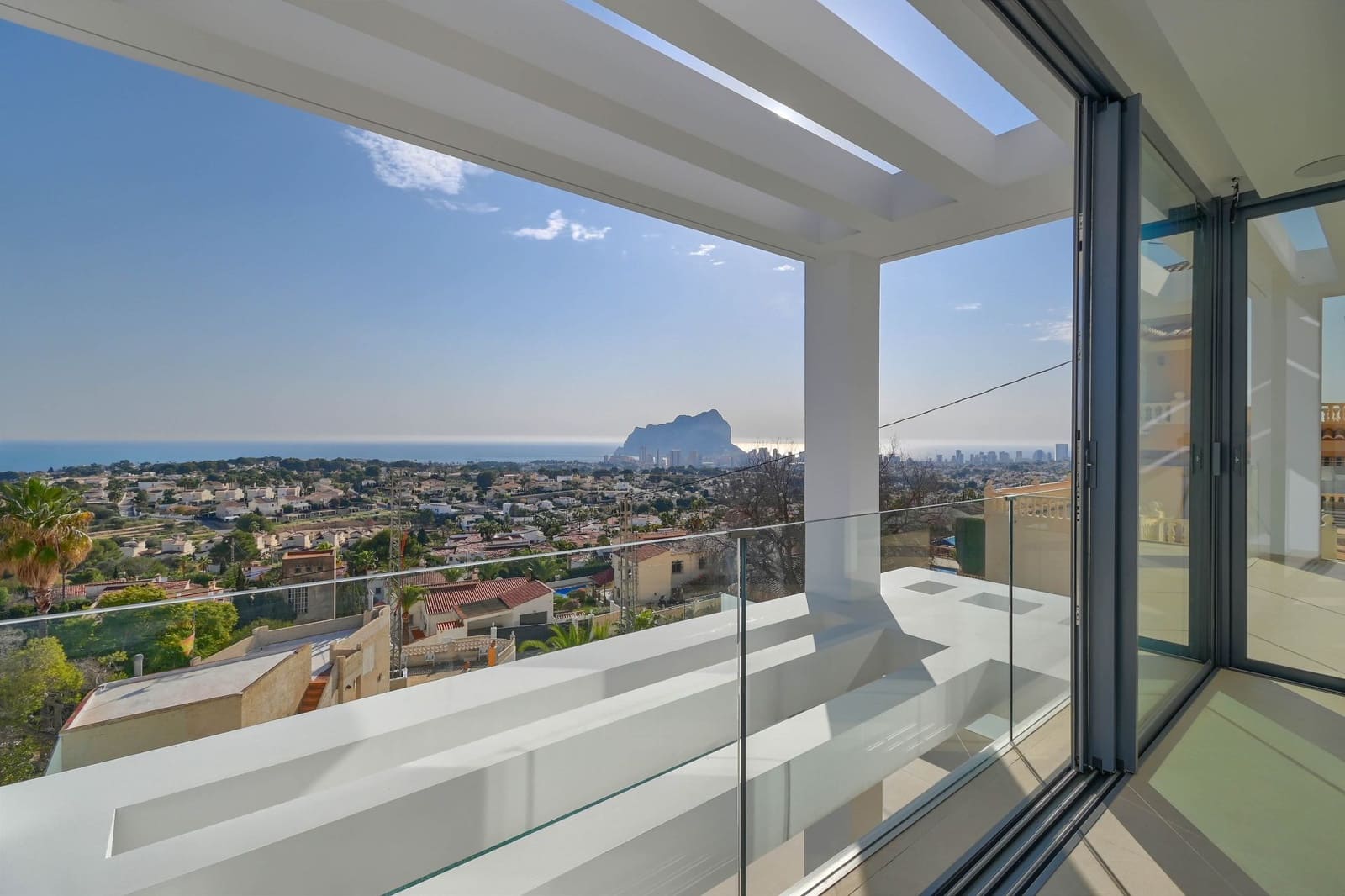 3 bedroom Villa for sale in Calpe / Calp - € 1,985,000 (Ref: 7990781)