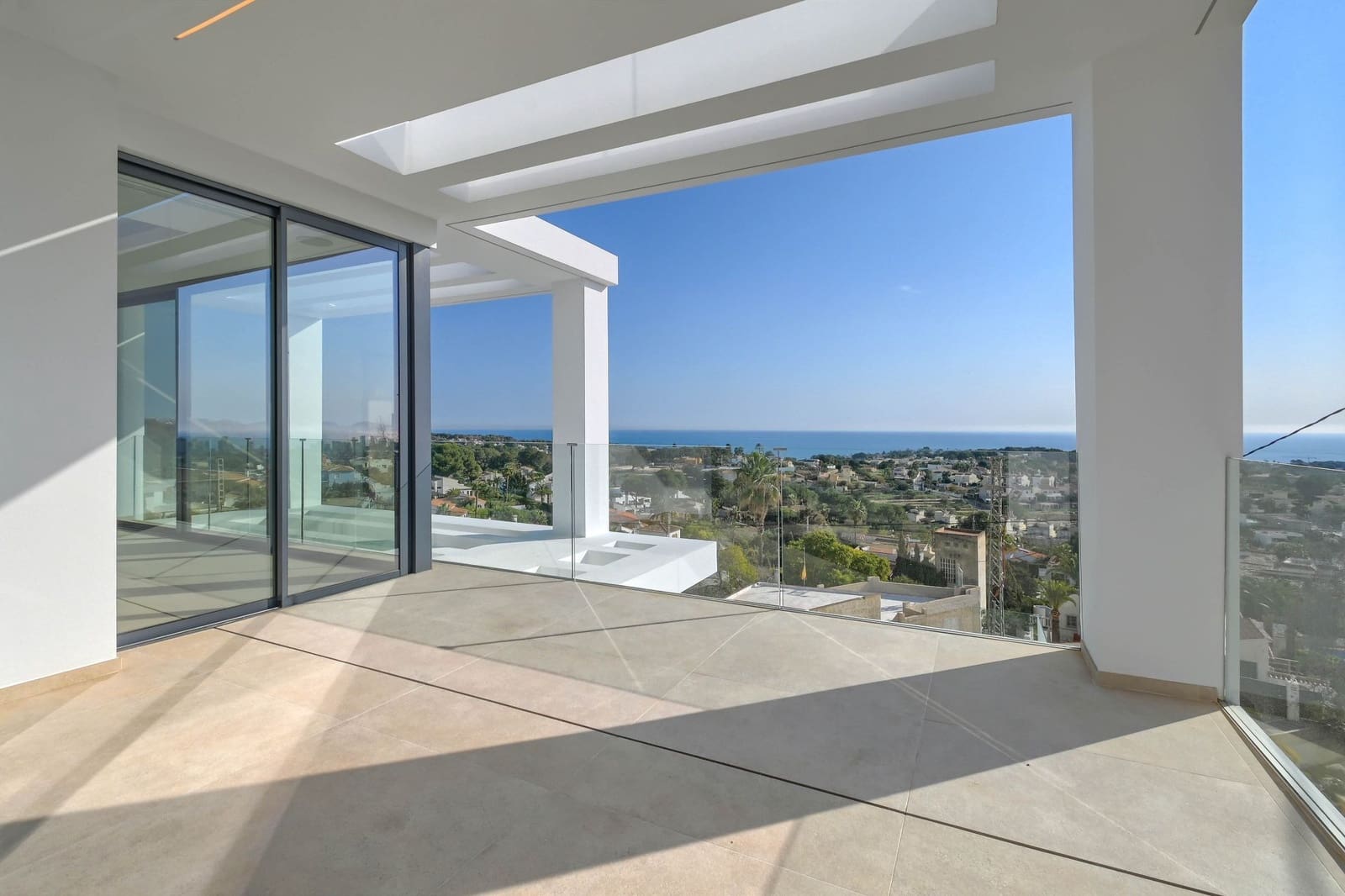 3 bedroom Villa for sale in Calpe / Calp - € 1,985,000 (Ref: 7990781)