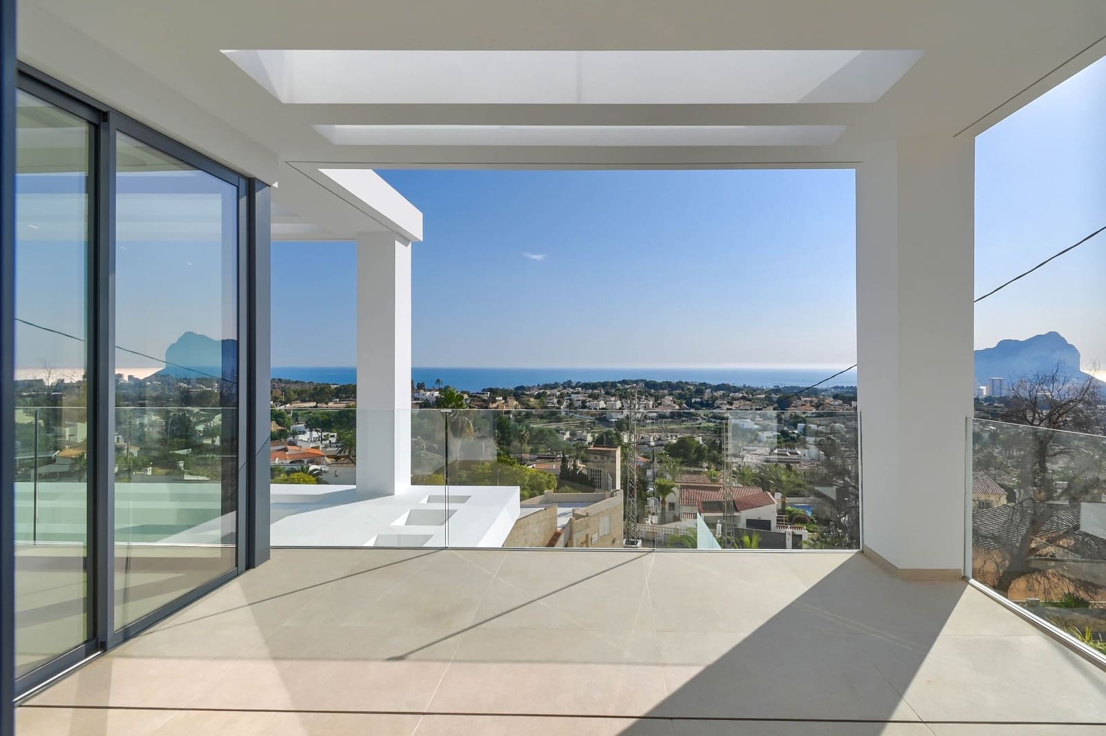 3 bedroom Villa for sale in Calpe / Calp - € 1,985,000 (Ref: 7990781)