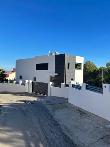 Chalet de 4 habitaciones en Calpe / Calp en venta con piscina garaje - 900.000 € (Ref: 7990796)