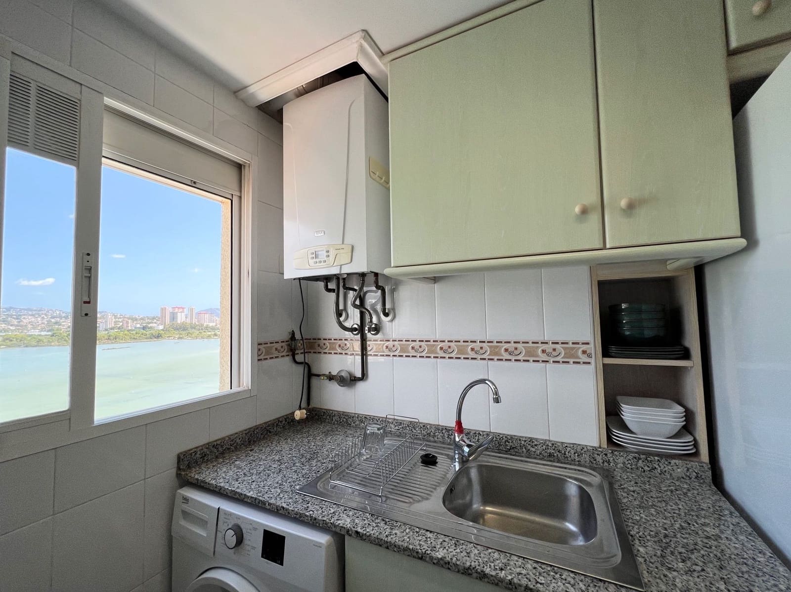 Appartement de 2 chambres à louer à Calpe / Calp avec garage - 1 000 € (Ref: 8002363)