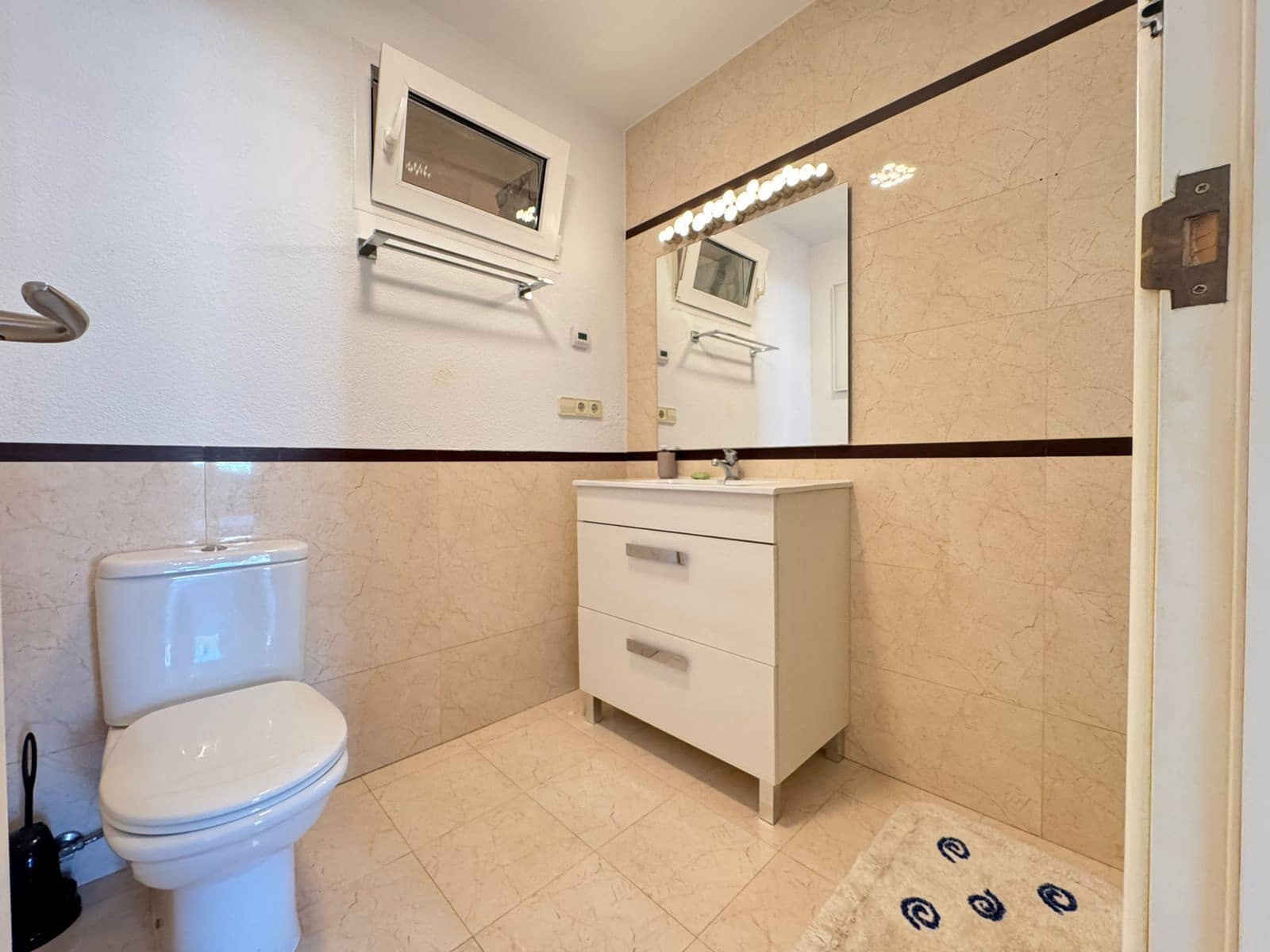 Appartement de 2 chambres à louer à Calpe / Calp avec garage - 800 € (Ref: 8177856)