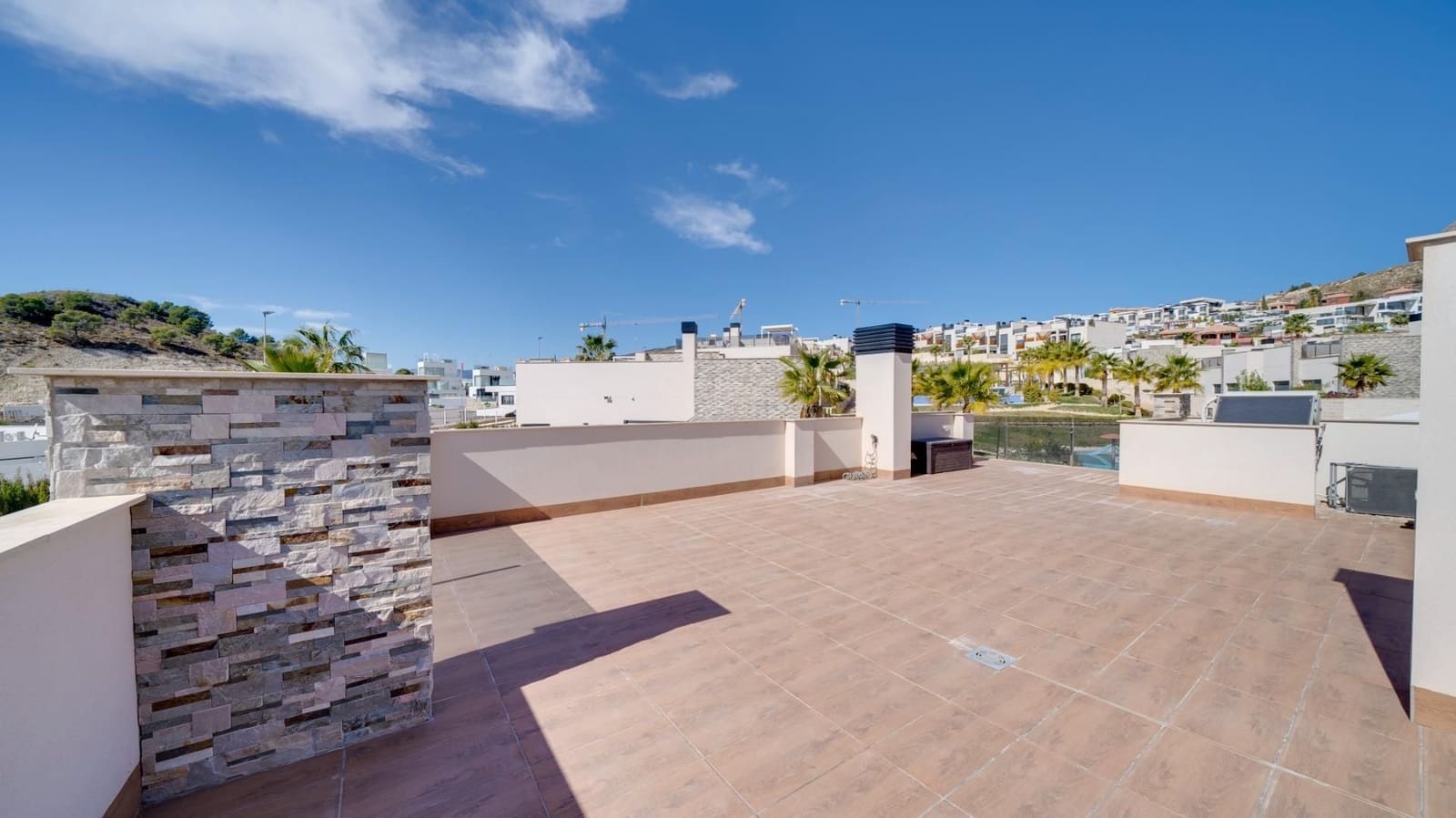 Chalet de 3 habitaciones en Finestrat en venta con garaje - 489.000 € (Ref: 8245129)