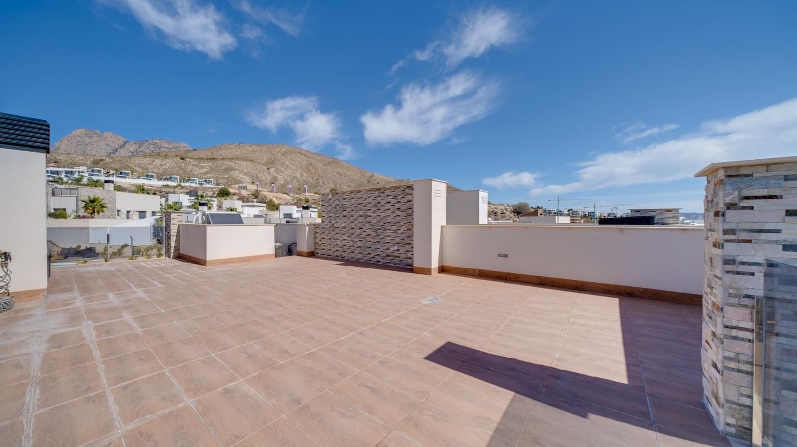 Chalet de 3 habitaciones en Finestrat en venta con garaje - 489.000 € (Ref: 8245129)