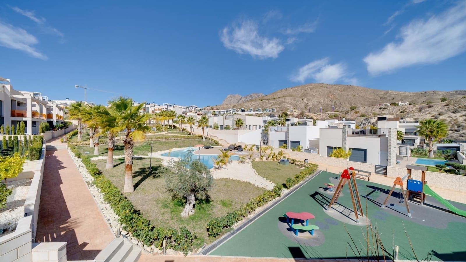 Chalet de 3 habitaciones en Finestrat en venta con garaje - 489.000 € (Ref: 8245129)