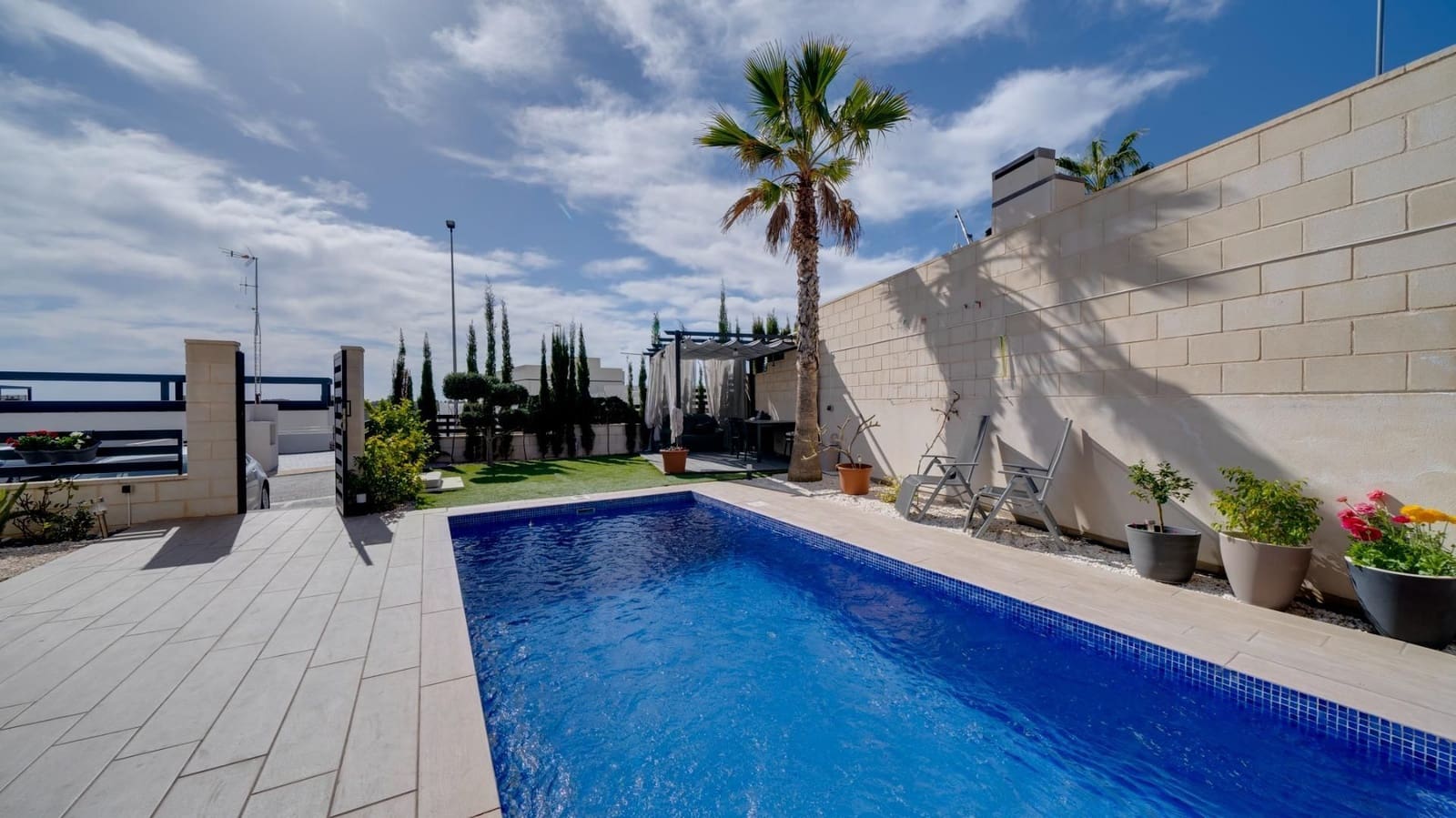 Chalet de 3 habitaciones en Finestrat en venta con garaje - 489.000 € (Ref: 8245129)