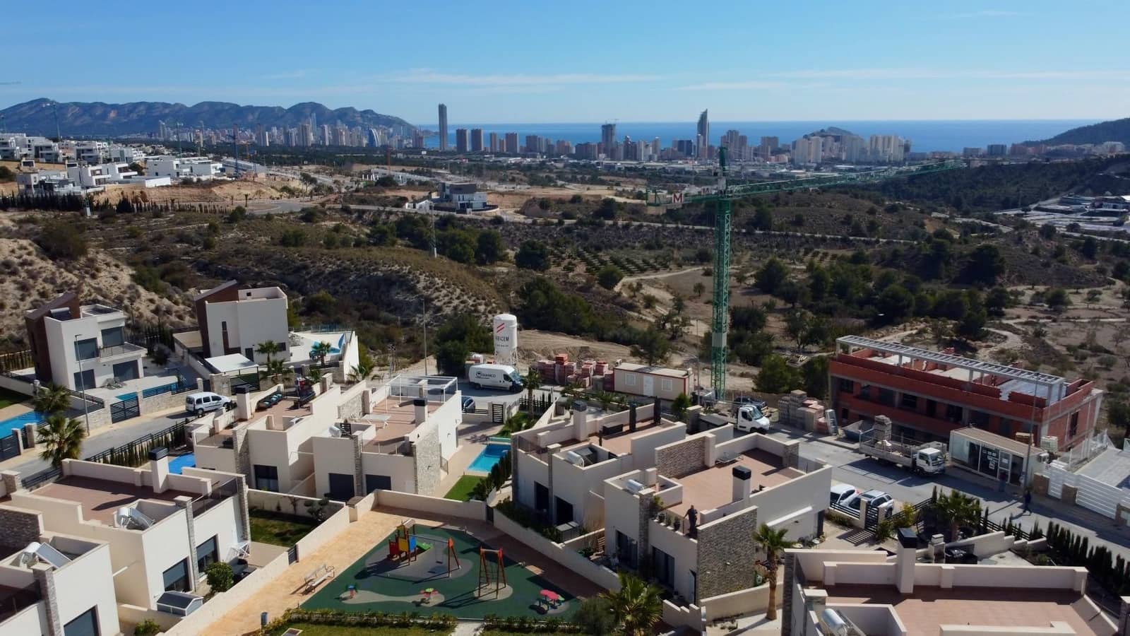 Chalet de 3 habitaciones en Finestrat en venta con garaje - 489.000 € (Ref: 8245129)