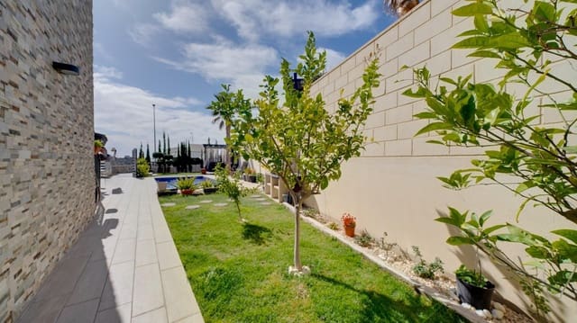 Chalet de 3 habitaciones en Finestrat en venta con garaje - 489.000 € (Ref: 8245129)