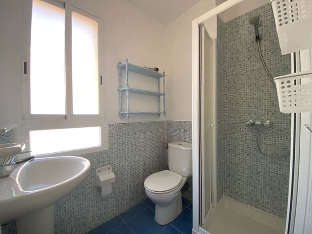 3 soveværelse Lejlighed til leje i Calpe / Calp - € 650 (Ref: 8358562)