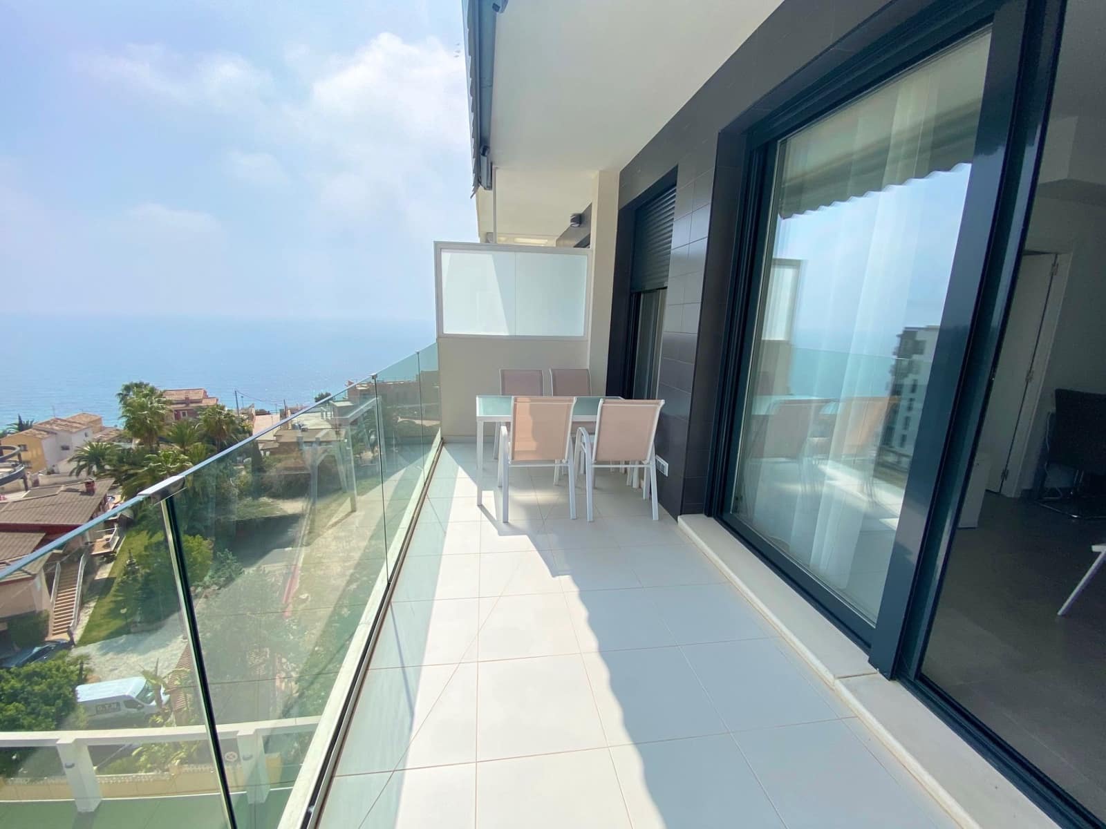 Appartement de 2 chambres à louer à Calpe / Calp avec piscine garage - 1 500 € (Ref: 8445292)