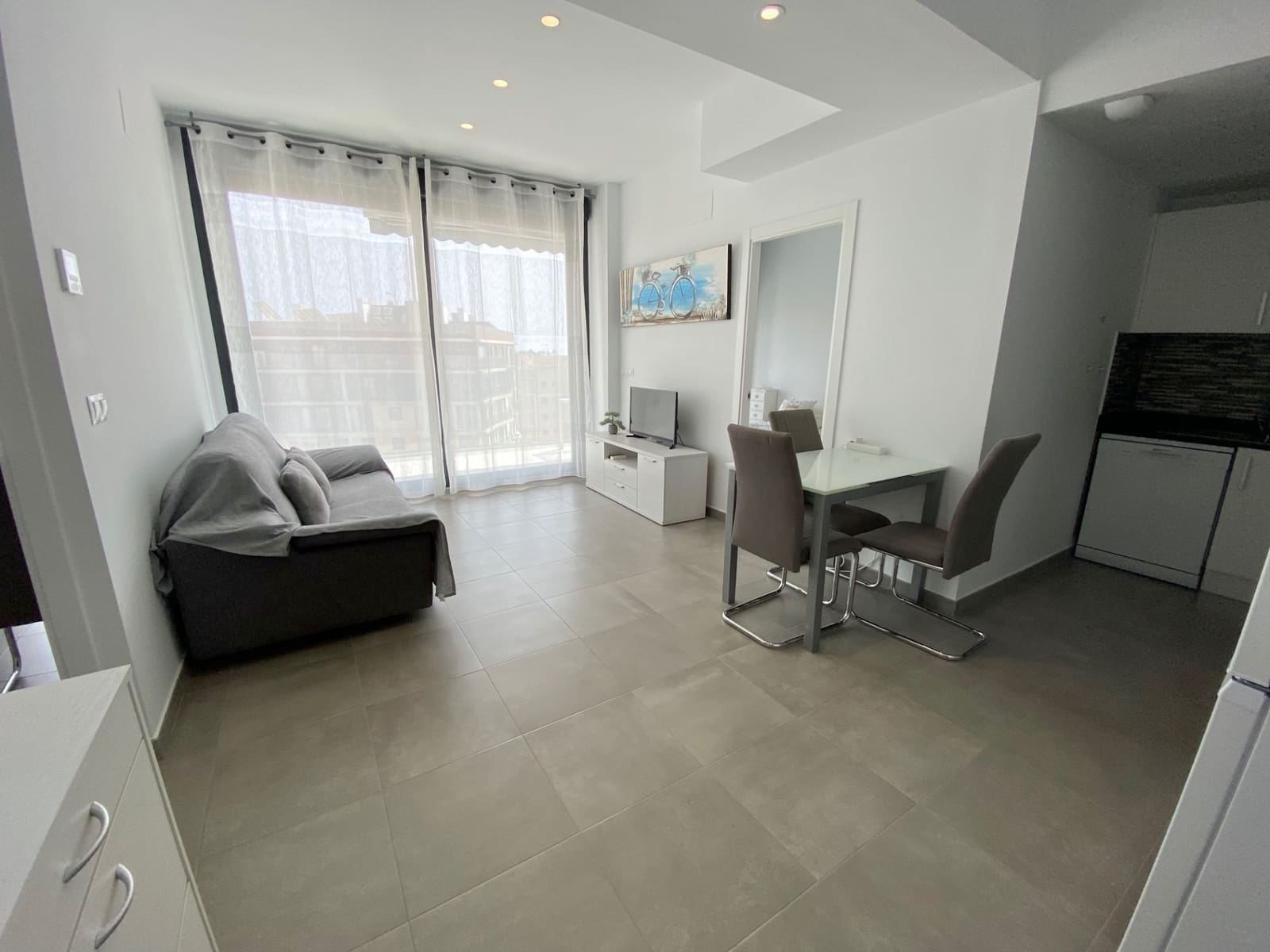 Appartement de 2 chambres à louer à Calpe / Calp avec piscine garage - 1 500 € (Ref: 8445292)