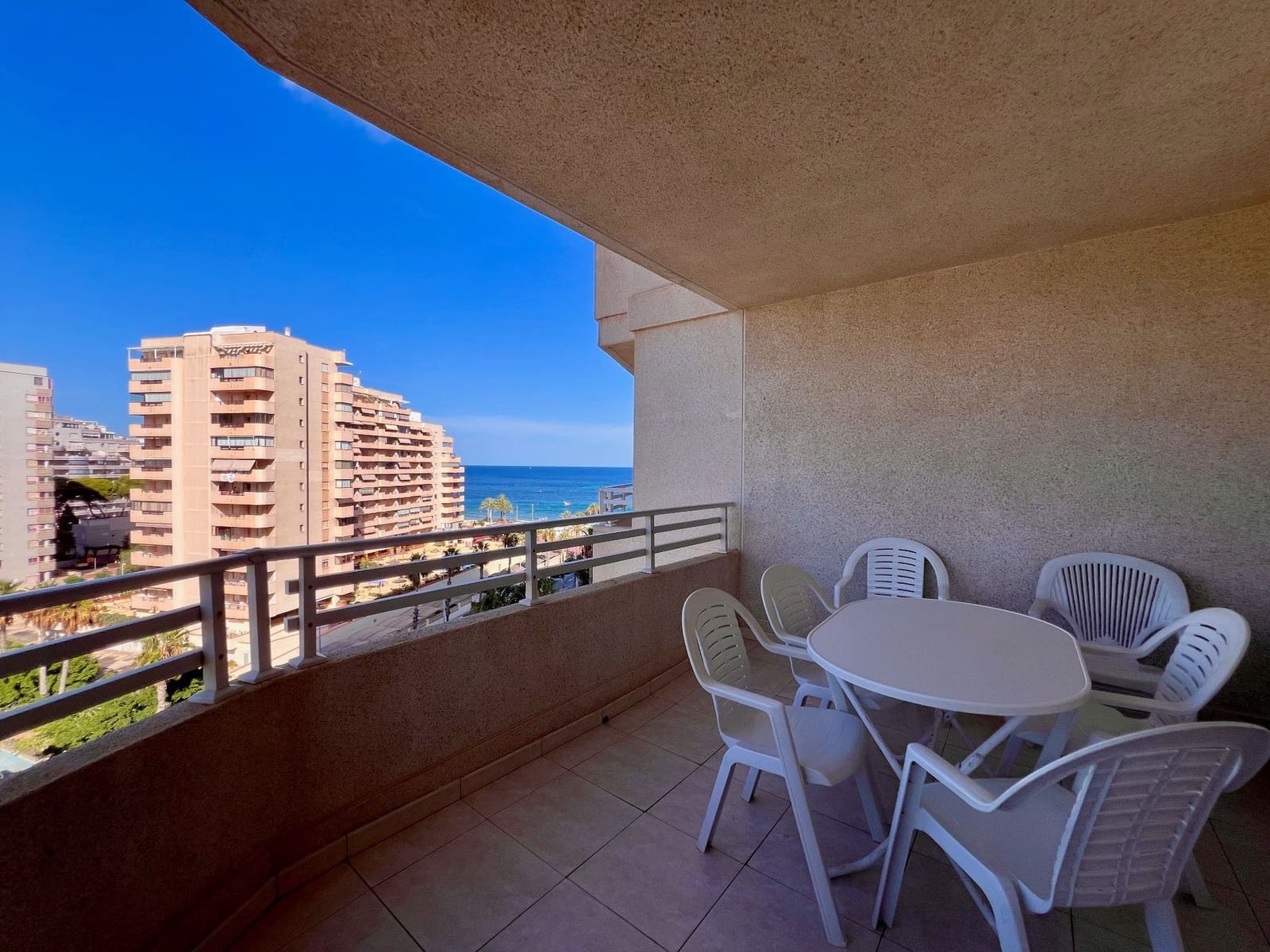 2 Zimmer Apartment zu vermieten in Calpe / Calp mit Pool Garage - 1.500 € (Ref: 8454352)