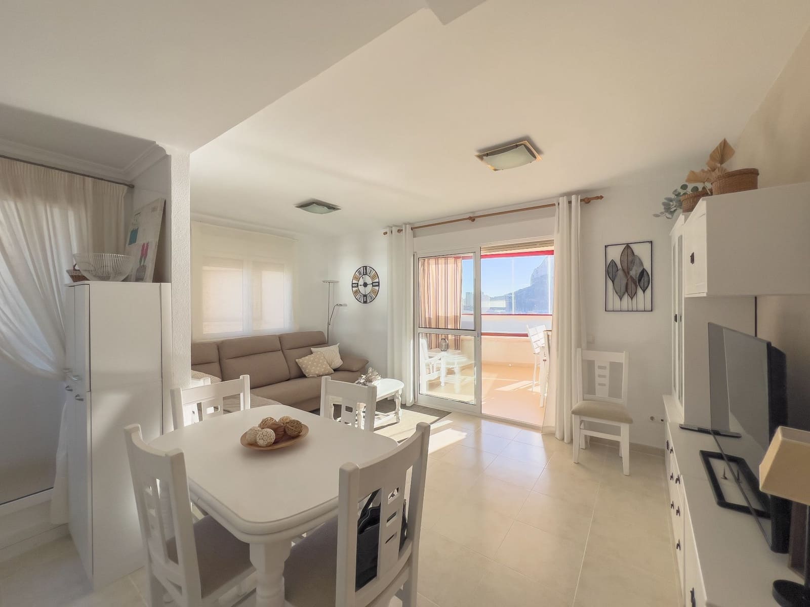 2 soverom Leilighet til leie i Calpe / Calp med svømmebasseng garasje - € 1 450 (Ref: 8467734)