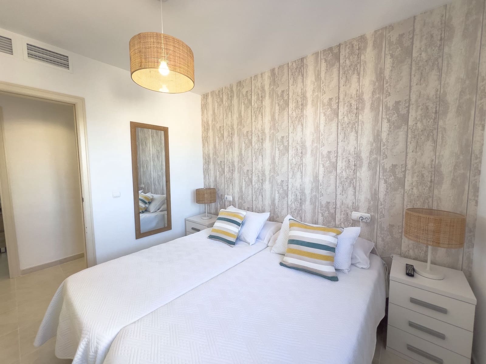 2 soverom Leilighet til leie i Calpe / Calp med svømmebasseng garasje - € 1 450 (Ref: 8467734)