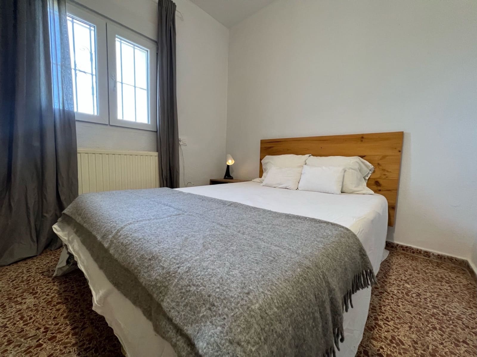 4 soveværelse Villa til leje i Calpe / Calp med swimmingpool garage - € 2.000 (Ref: 8472140)