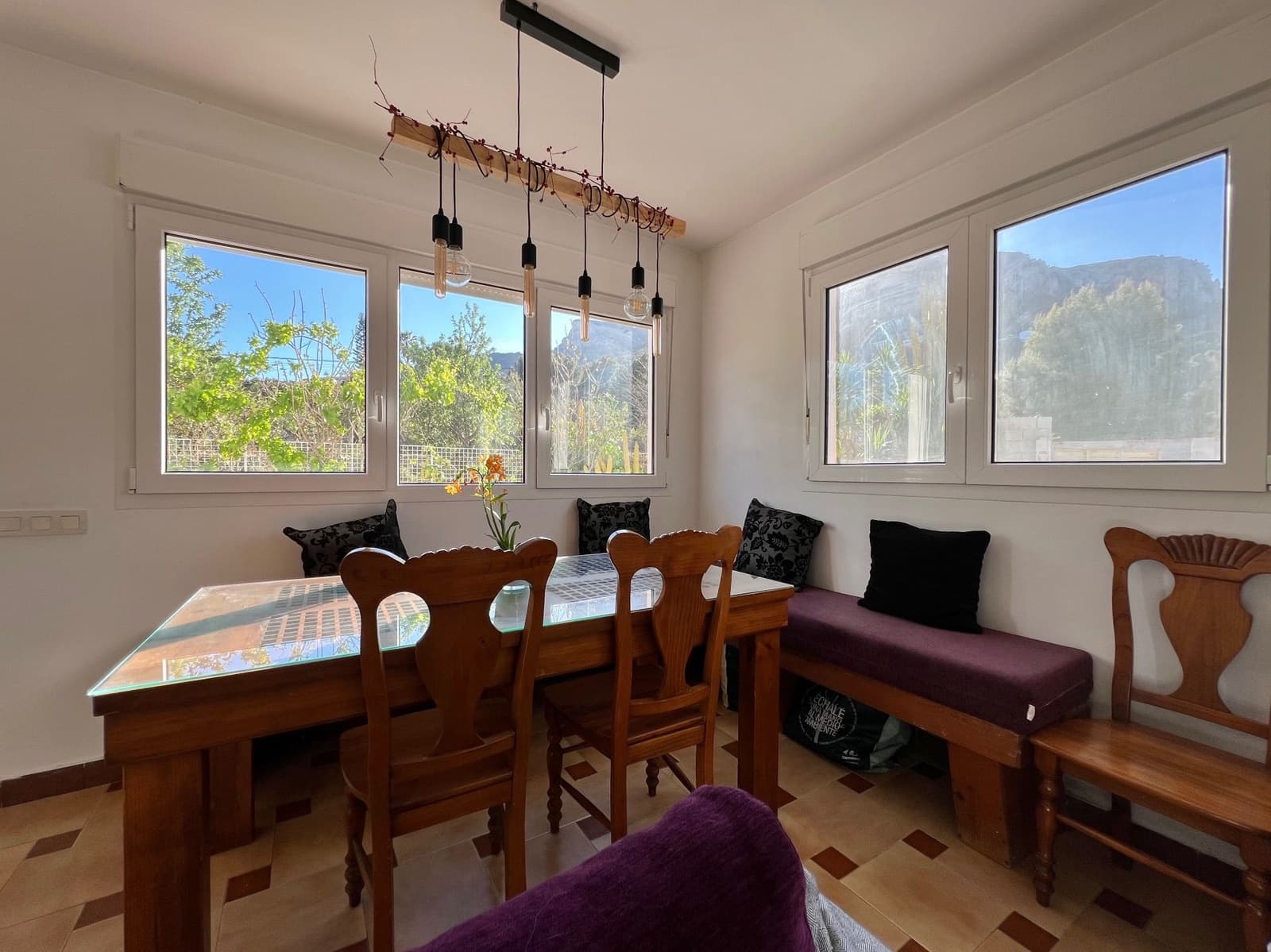 4 soveværelse Villa til leje i Calpe / Calp med swimmingpool garage - € 2.000 (Ref: 8472140)