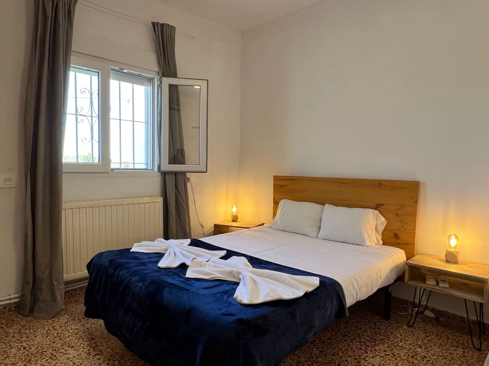 4 soveværelse Villa til leje i Calpe / Calp med swimmingpool garage - € 2.000 (Ref: 8472140)