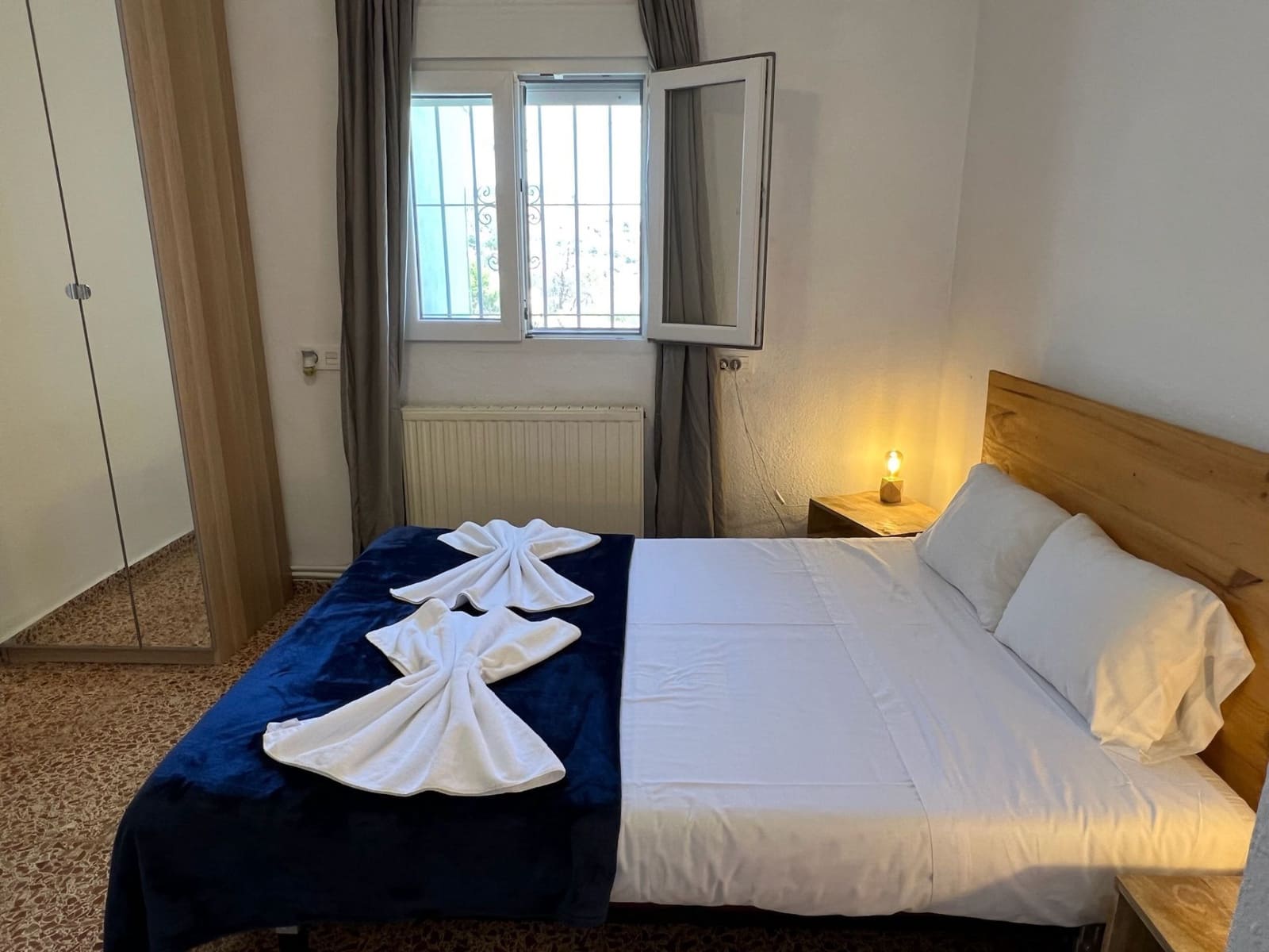 4 soveværelse Villa til leje i Calpe / Calp med swimmingpool garage - € 2.000 (Ref: 8472140)