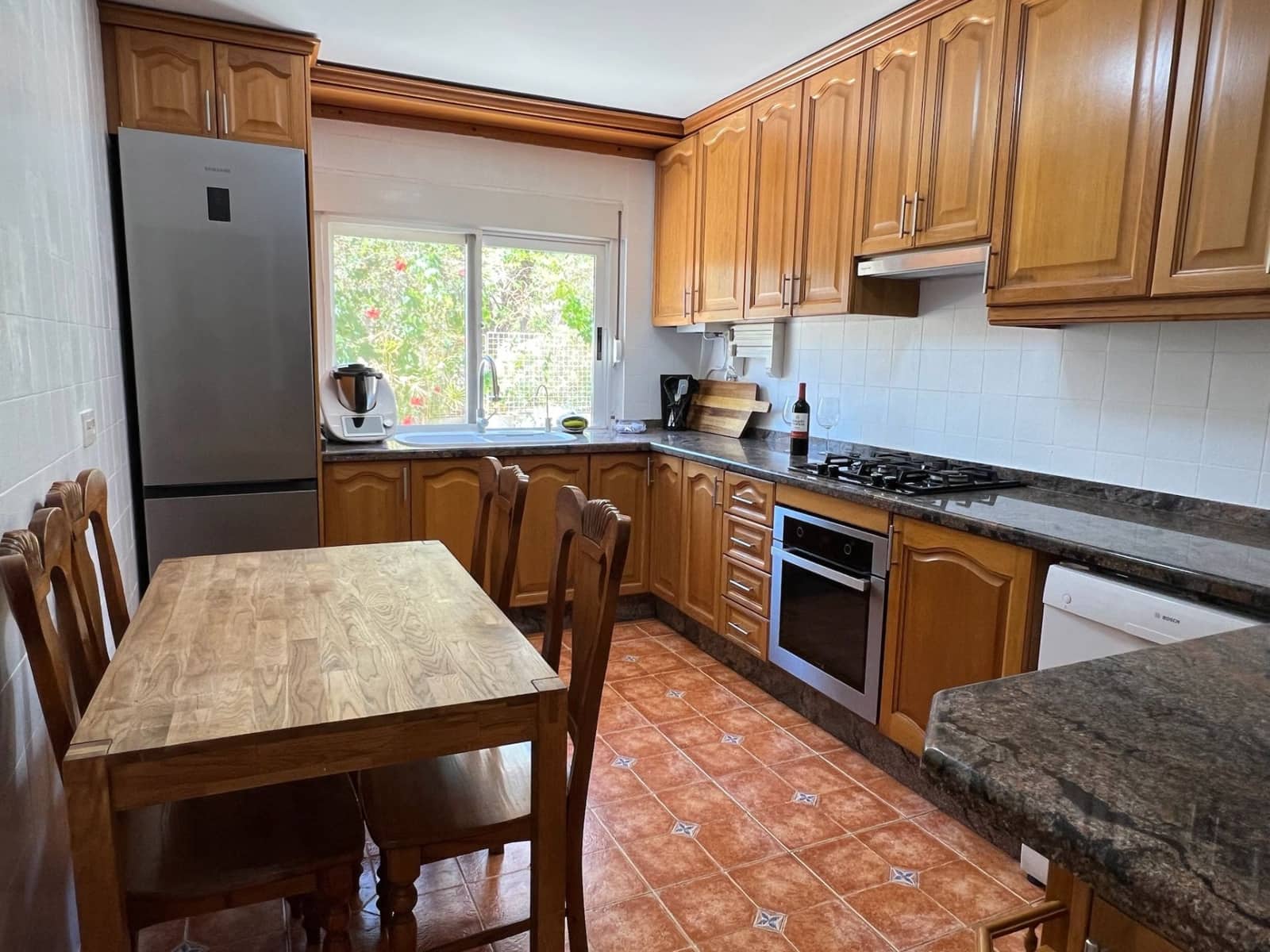 4 soveværelse Villa til leje i Calpe / Calp med swimmingpool garage - € 2.000 (Ref: 8472140)