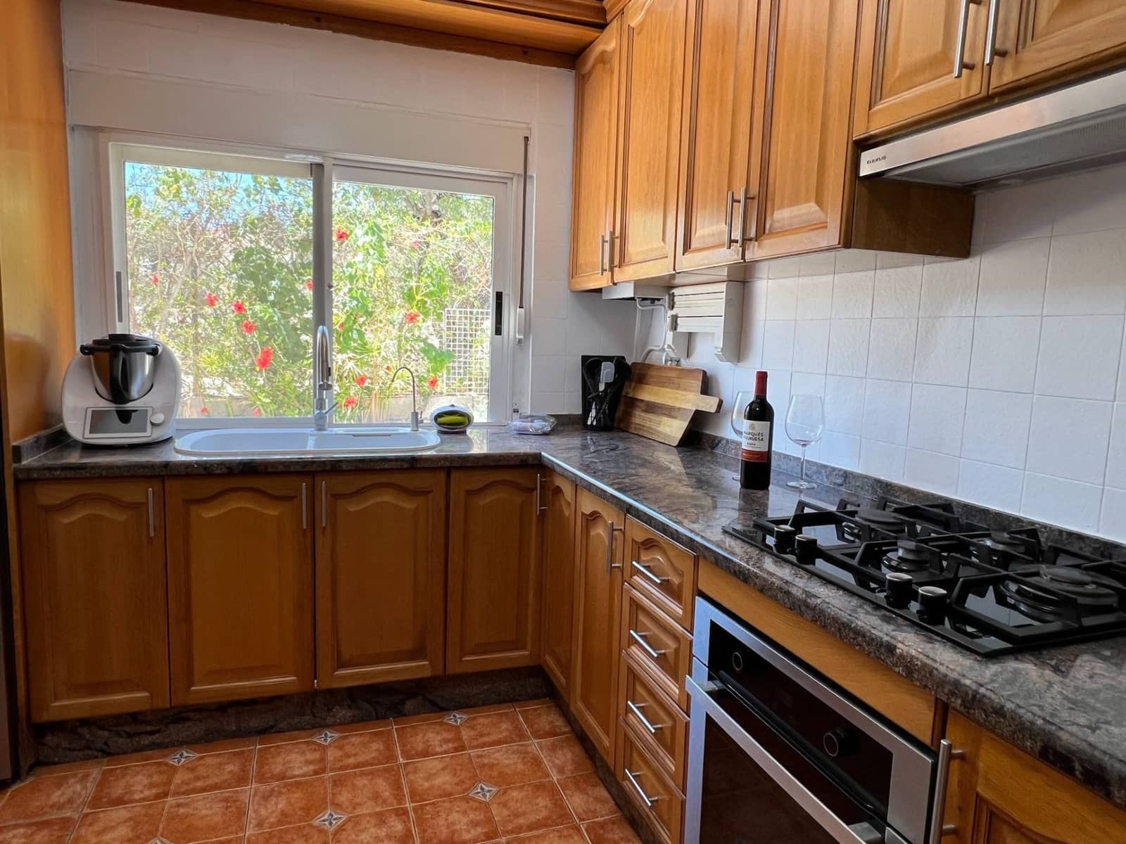 4 soveværelse Villa til leje i Calpe / Calp med swimmingpool garage - € 2.000 (Ref: 8472140)