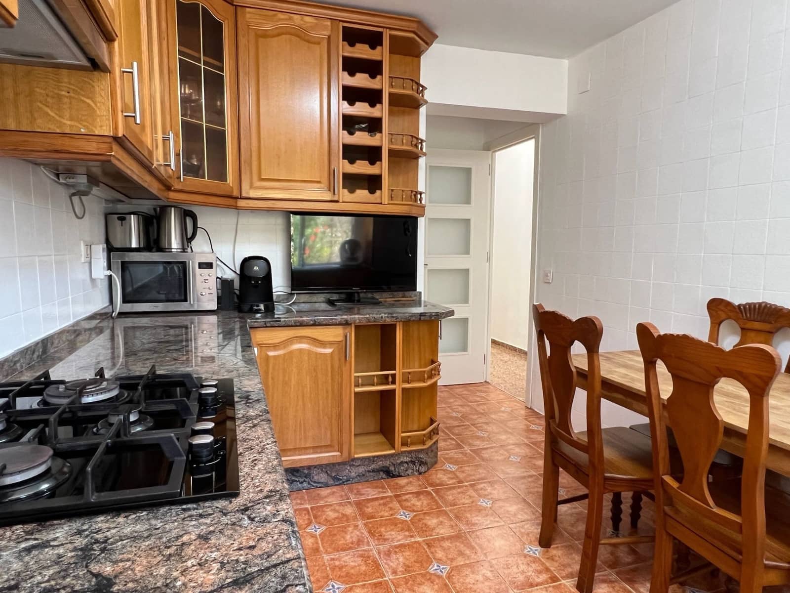 4 soveværelse Villa til leje i Calpe / Calp med swimmingpool garage - € 2.000 (Ref: 8472140)