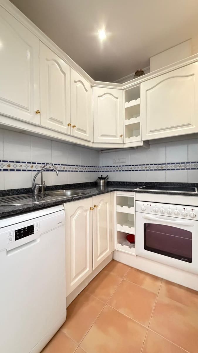 1 soverom Leilighet til leie i Calpe / Calp med garasje - € 800 (Ref: 8665065)