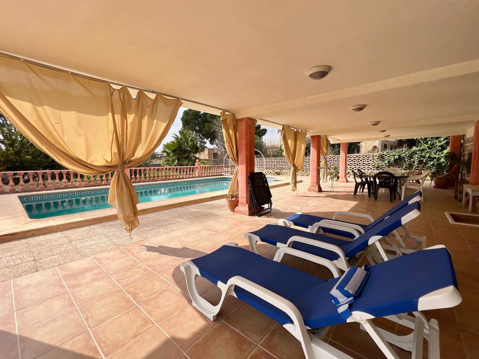 6 Zimmer Villa zu vermieten in Calpe / Calp mit Pool Garage - 2.500 € (Ref: 8777793)