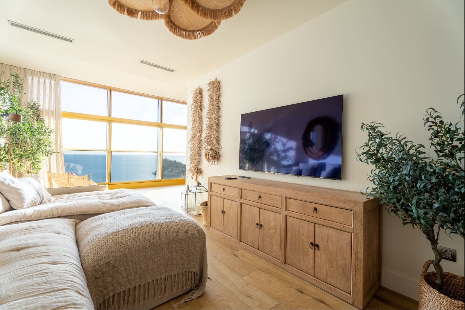 2 bedroom Apartment for sale in Benidorm with pool garage - € 790,000 (Ref: 8926055)