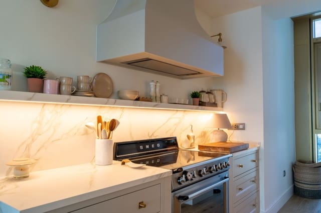 2 soverom Leilighet til salgs i Benidorm med svømmebasseng garasje - € 790 000 (Ref: 8926055)