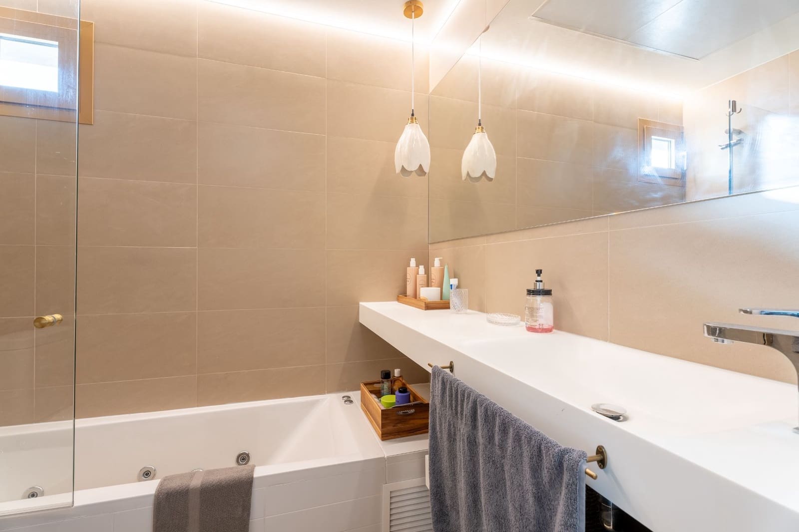 2 bedroom Apartment for sale in Benidorm with pool garage - € 790,000 (Ref: 8926055)