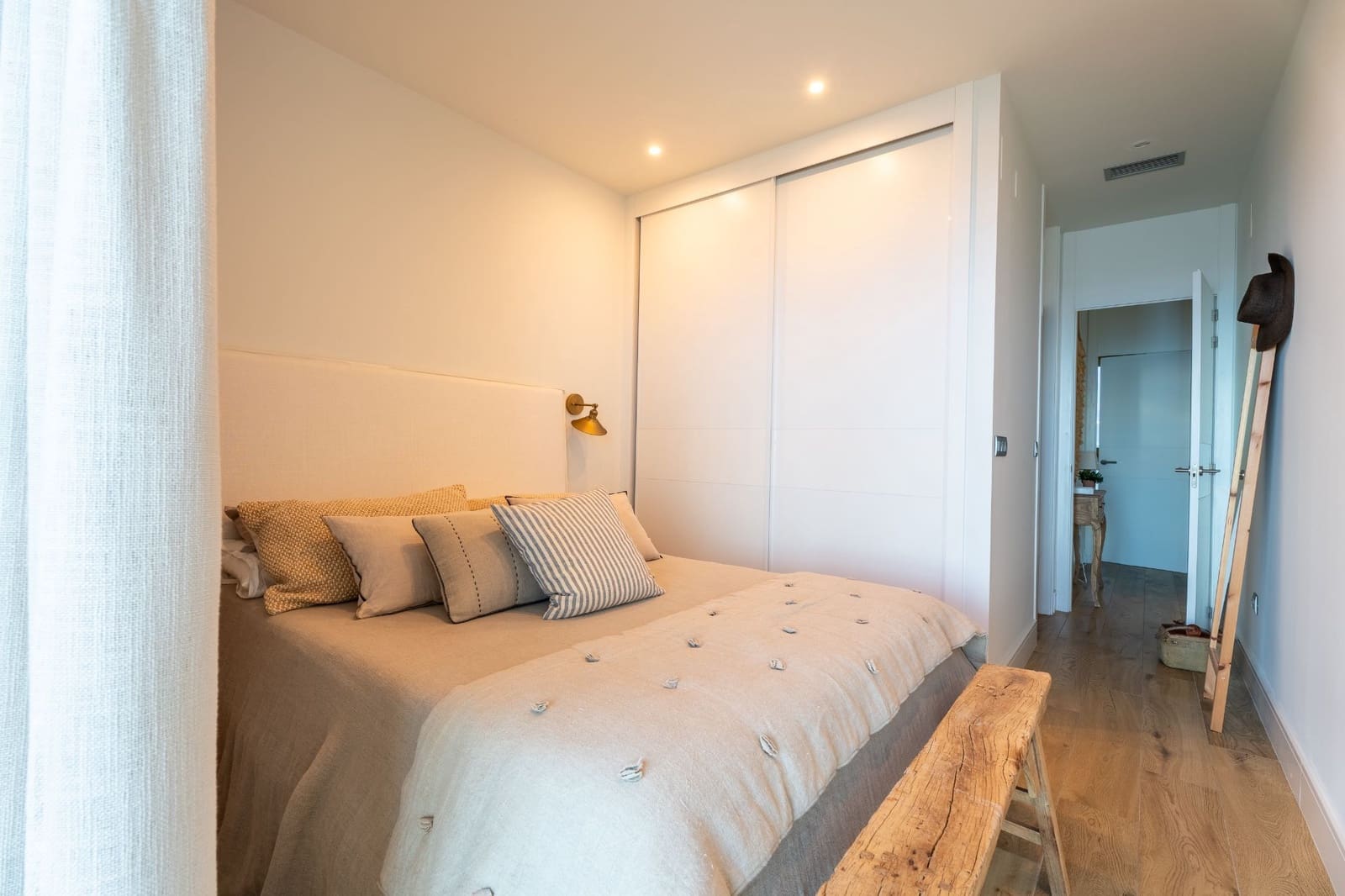 2 bedroom Apartment for sale in Benidorm with pool garage - € 790,000 (Ref: 8926055)