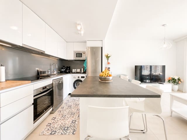 Apartamento de 2 habitaciones en Calpe / Calp en venta con piscina garaje - 445.000 € (Ref: 8975763)