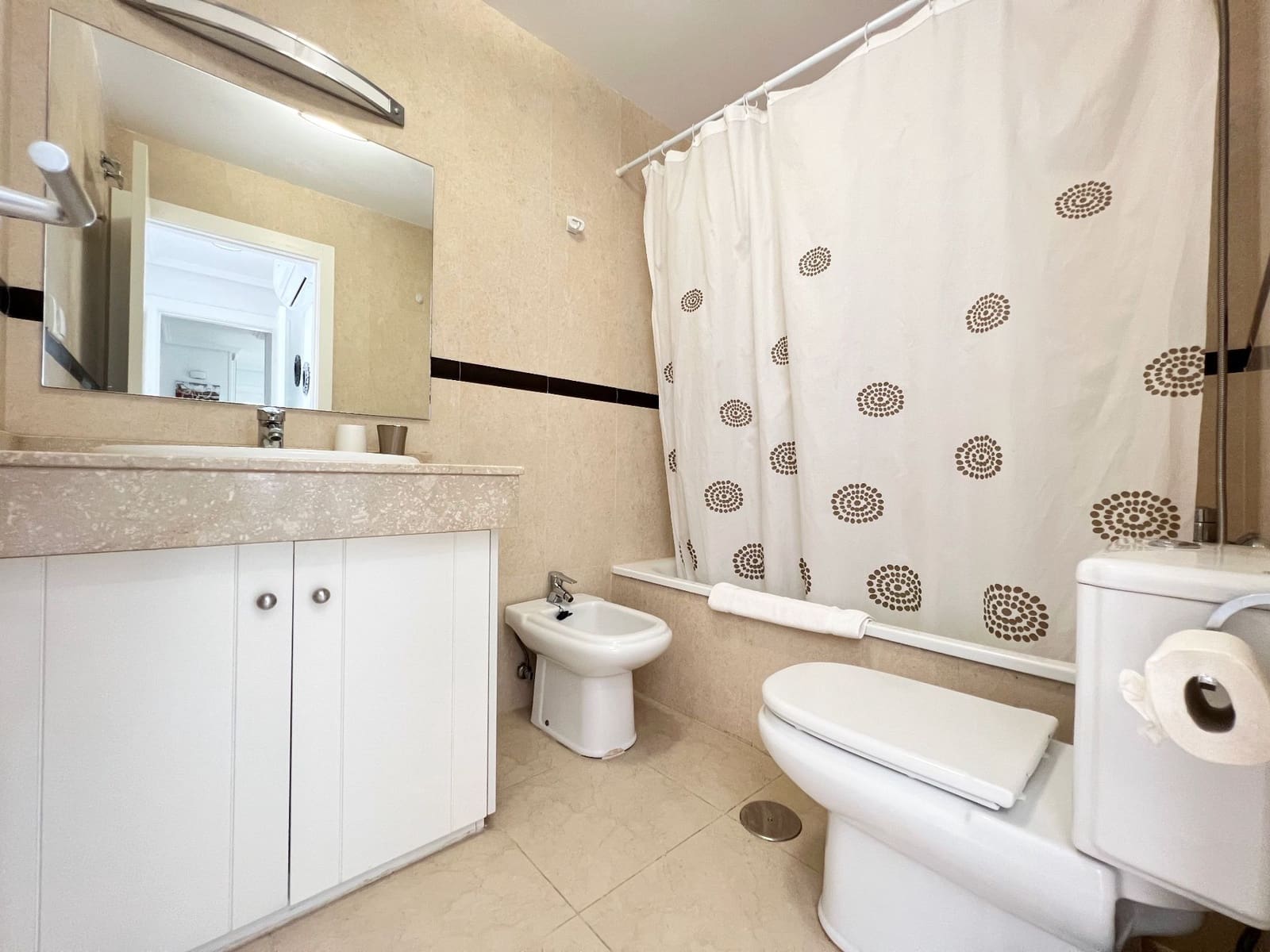 3 soveværelse Penthouse til leje i Calpe / Calp med swimmingpool garage - € 2.000 (Ref: 9036384)