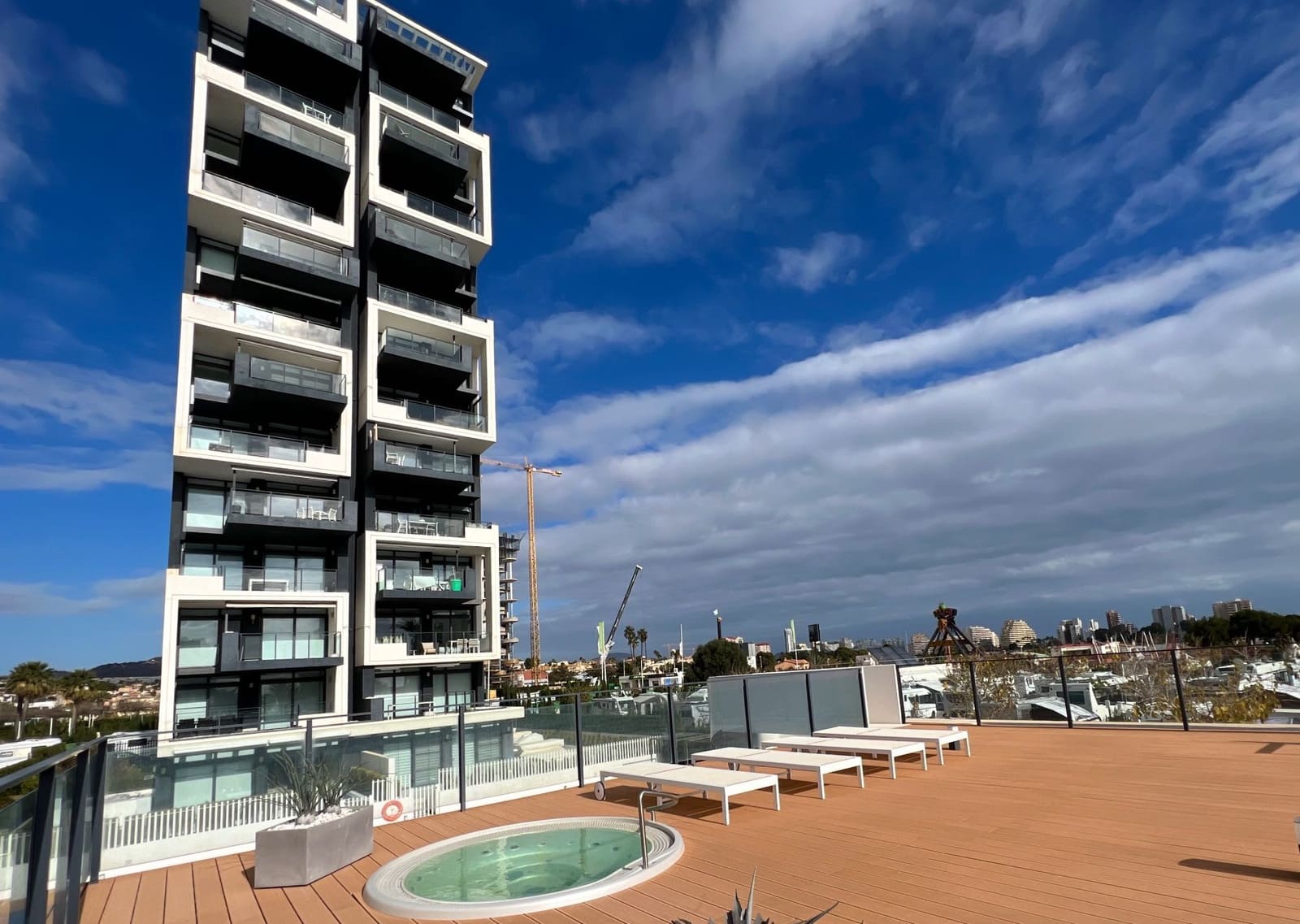 2 makuuhuone Huoneisto myytävänä paikassa Calpe / Calp mukana 
autotalli - 495 000 € (Ref: 9041975)