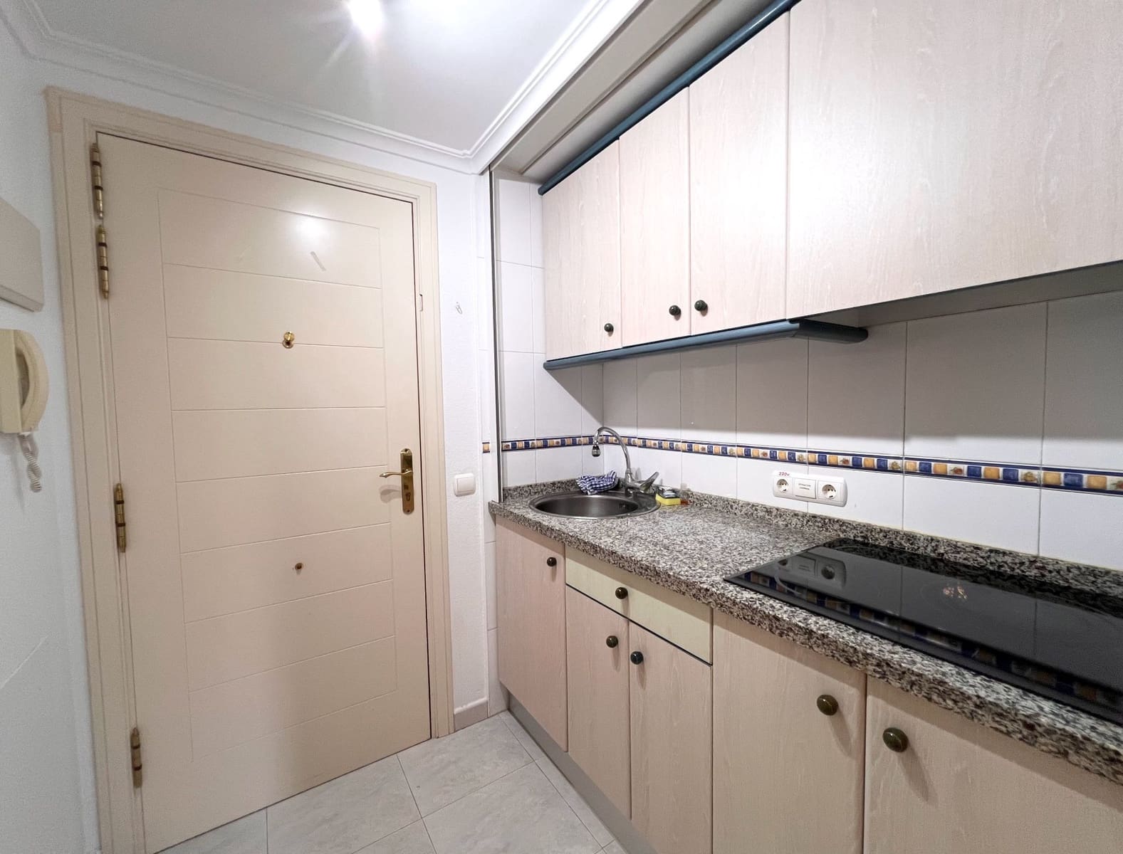 1 soveværelse Lejlighed til leje i Calpe / Calp med swimmingpool garage - € 750 (Ref: 9204226)