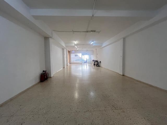 Kaupallinen myytävänä paikassa Calpe / Calp - 169 000 € (Ref: 9235976)