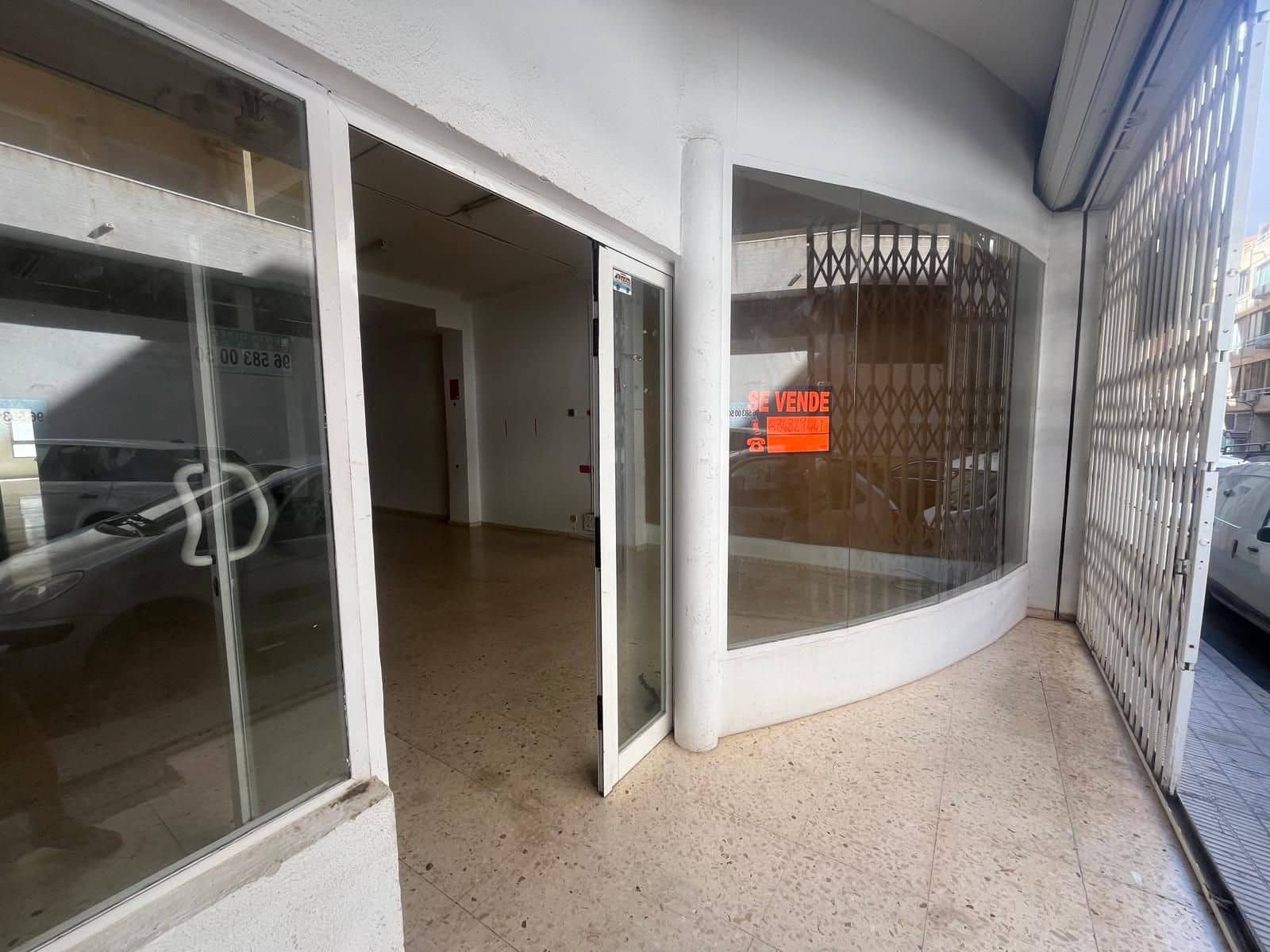 Kaupallinen myytävänä paikassa Calpe / Calp - 169 000 € (Ref: 9235976)