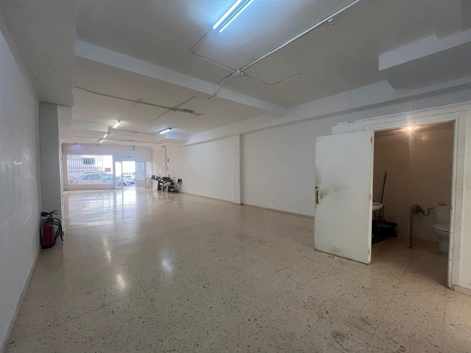 Kaupallinen myytävänä paikassa Calpe / Calp - 169 000 € (Ref: 9235976)